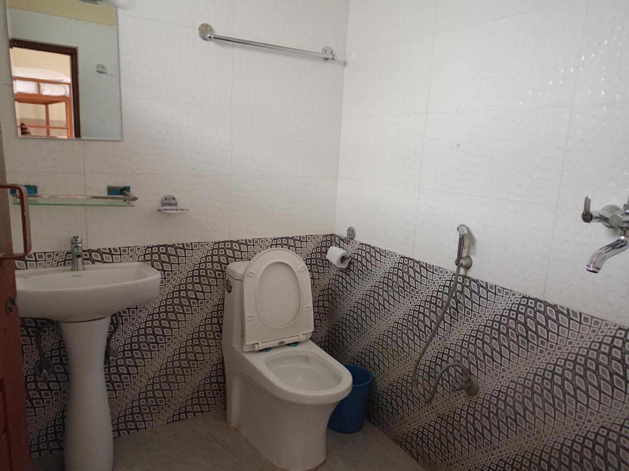 Pokhara Metro Eco Hotel Rum bild