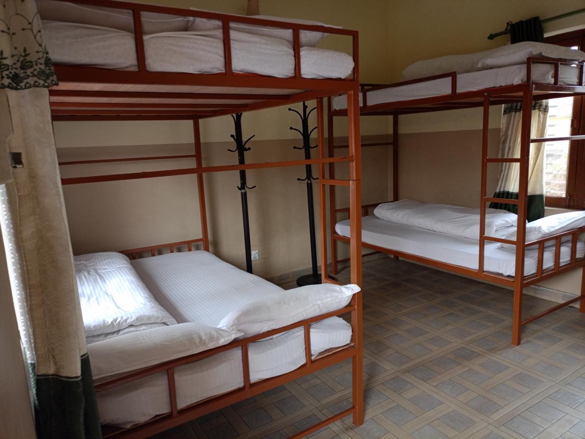 Pokhara Metro Eco Hotel Rum bild