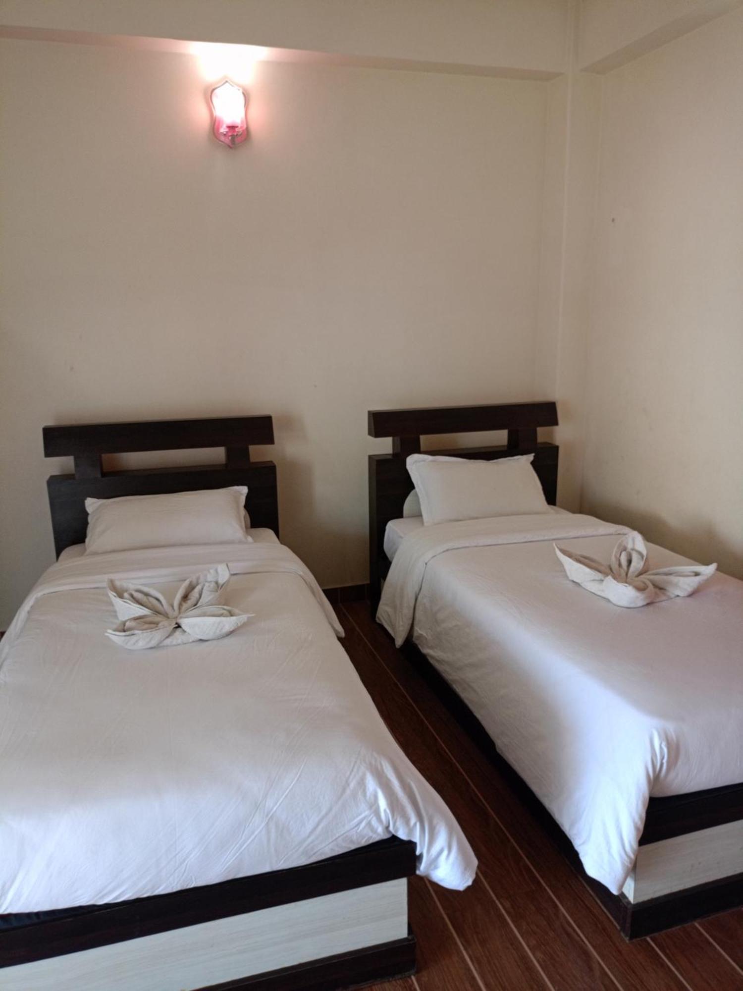 Pokhara Metro Eco Hotel Exteriör bild