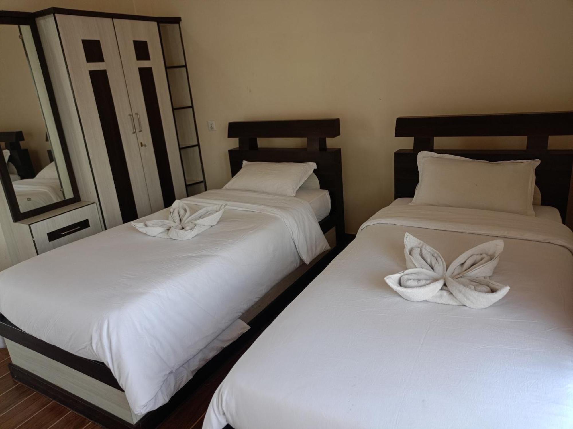 Pokhara Metro Eco Hotel Exteriör bild