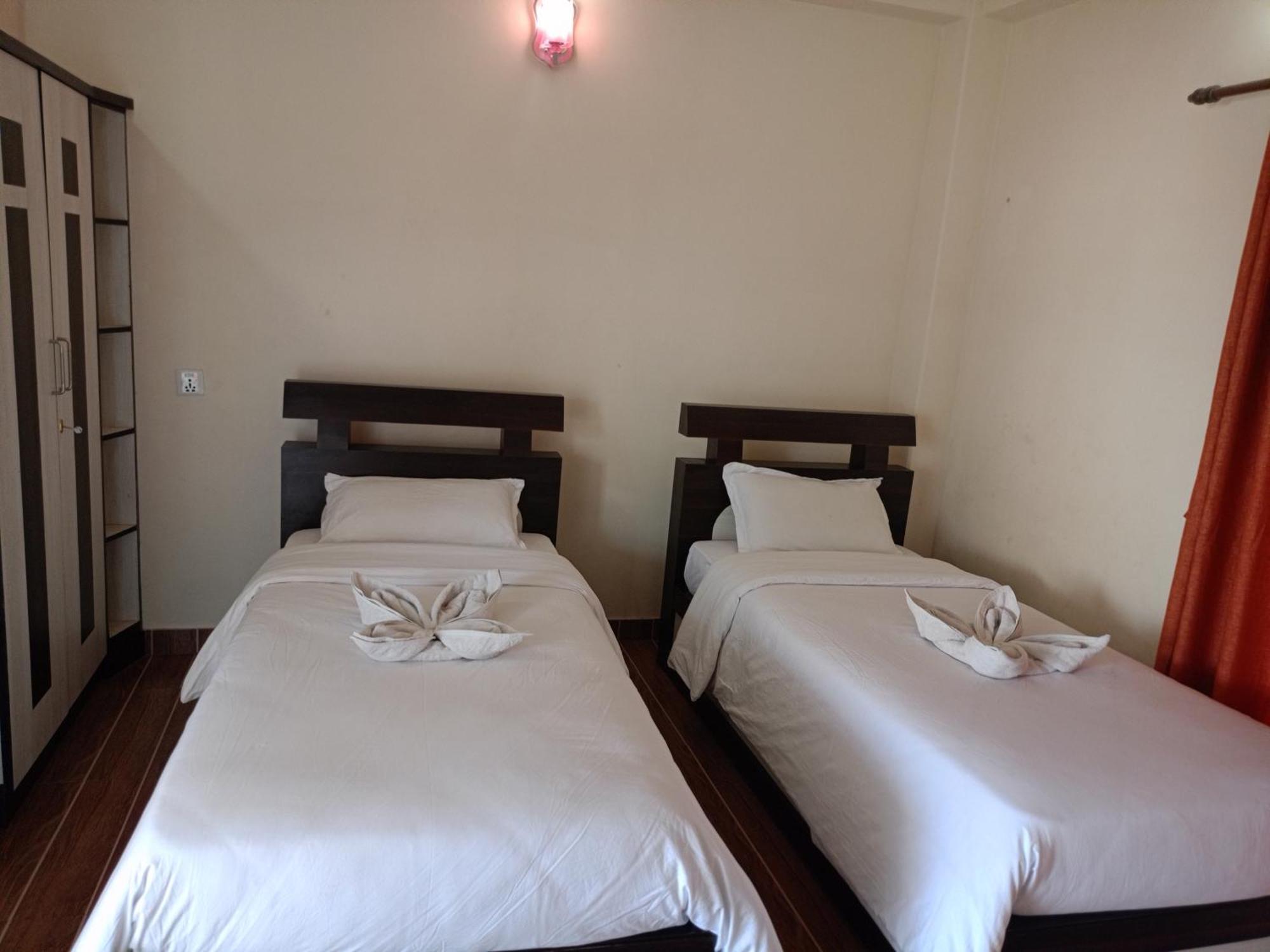 Pokhara Metro Eco Hotel Exteriör bild