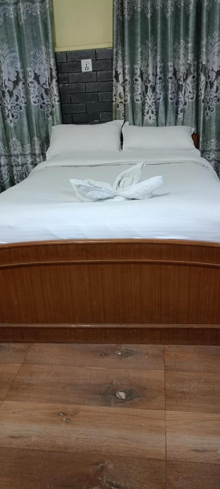 Pokhara Metro Eco Hotel Exteriör bild